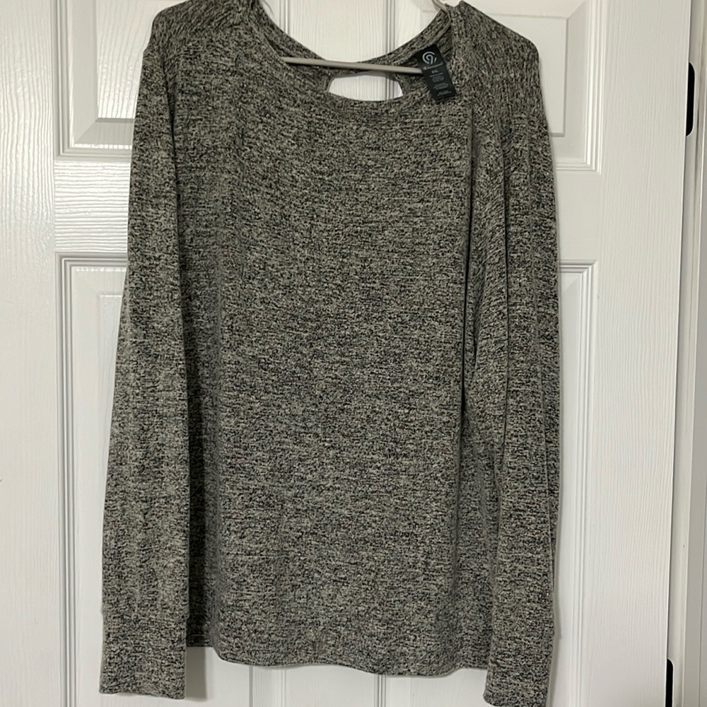 EUC Champion women’s XXL workout LS top never worn
